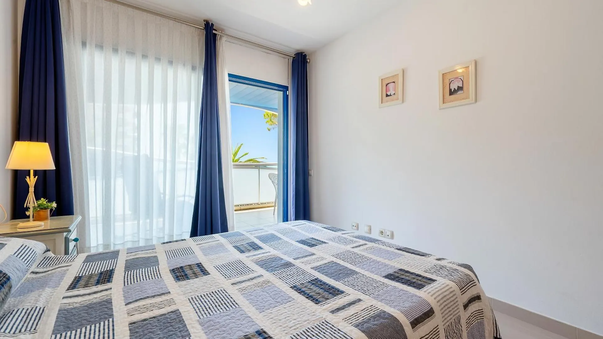 Les Ones Only Families Apartment Salou Spain