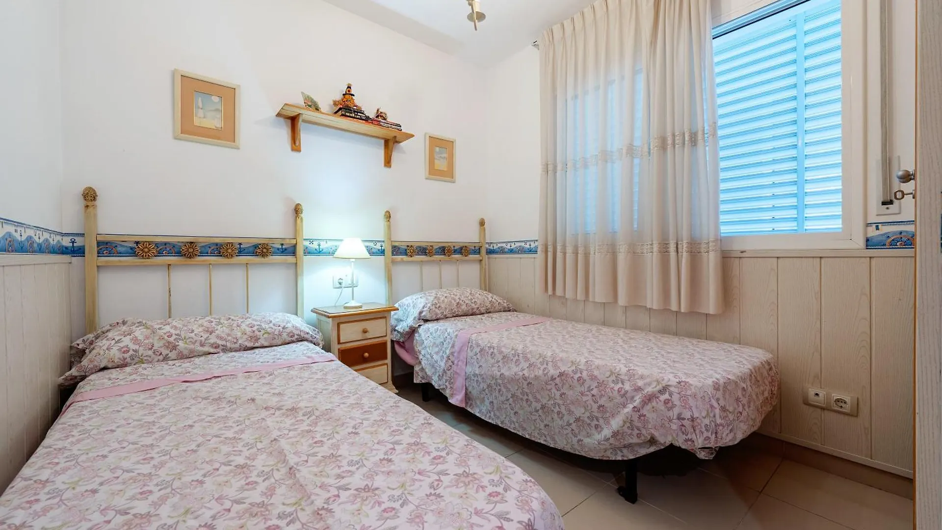 Les Ones Only Families Apartment Salou